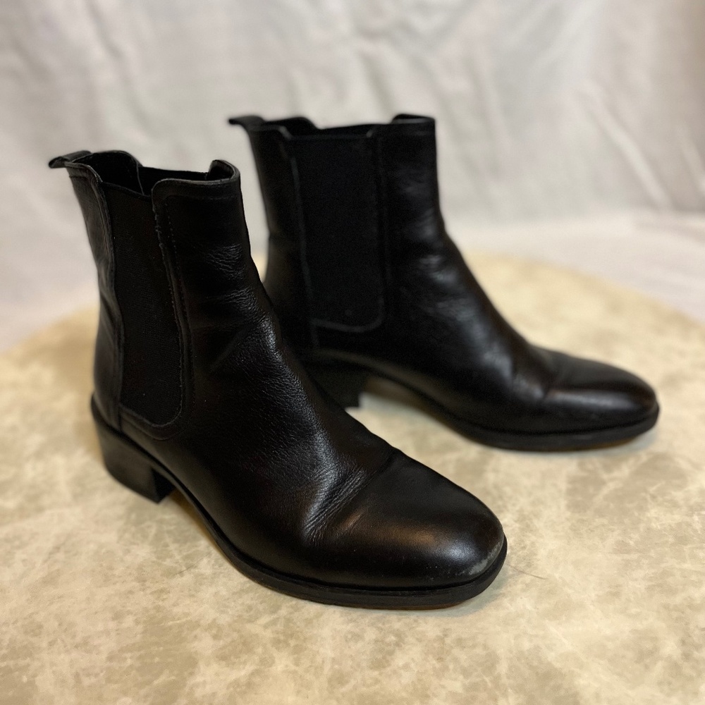Black Chelsea Boots